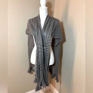 Soft Grey Knitted Shawl with Ruffled Trim – One Size Fits All